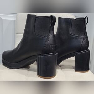 Sorel Women's Black Leather Ankle Booties